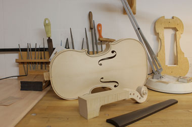  Old Violin Workshop - violin being built